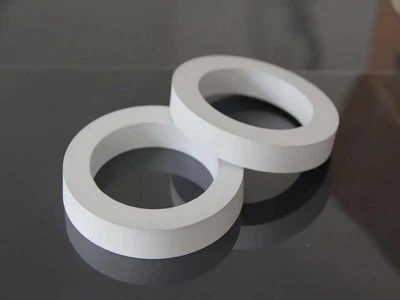 Značilnosti šob iz borovega karbida